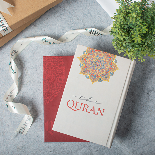 Ramadan Mubarak - Holy Quran (Off-white)