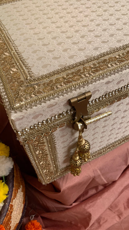 Bridal Trousseau Chest (Off-White)