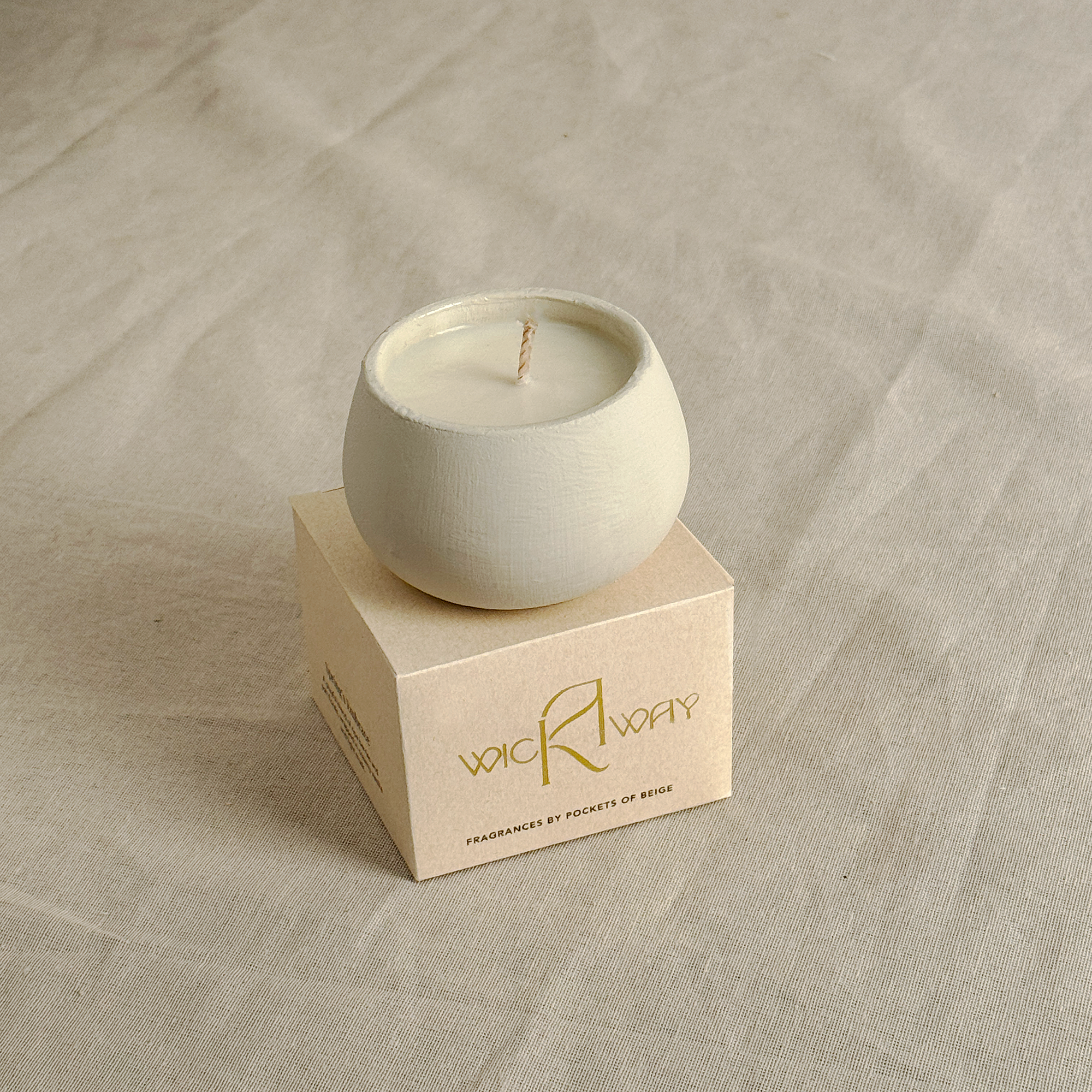Soy Wax Scented Candle - Daffodils and Moss